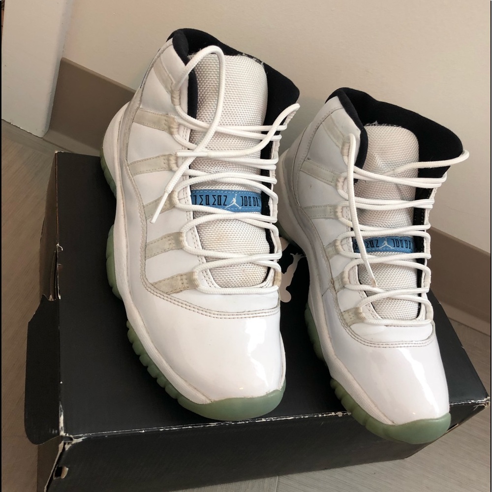 Jordan 11 Retro Legend Columbia